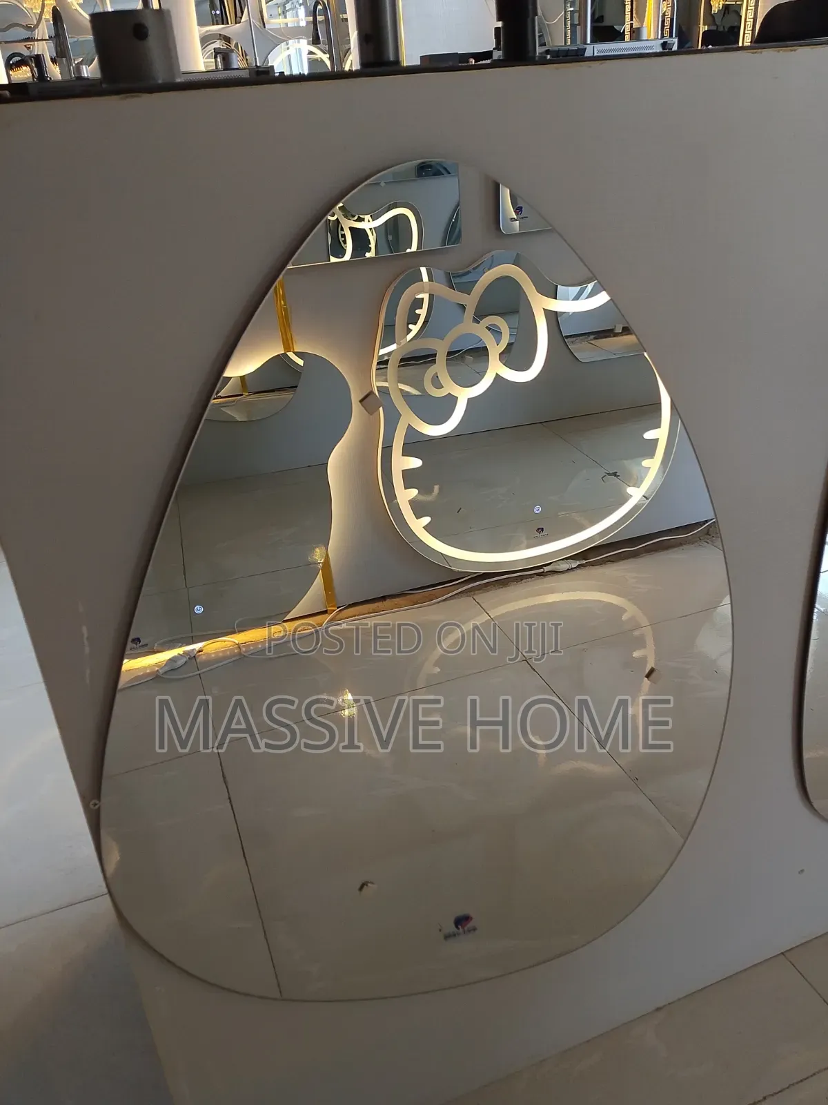 Shapeless Plan Mirror
