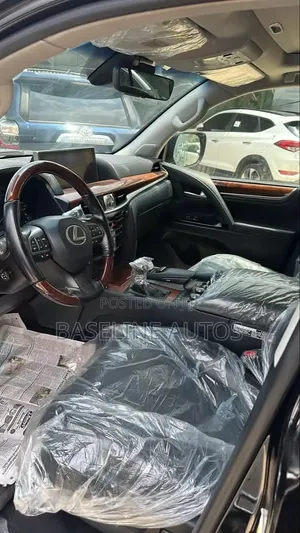 Lexus LX 2018 Black