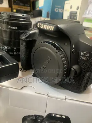 Canon Eos 700d With 18-55mm Lens and Accessories