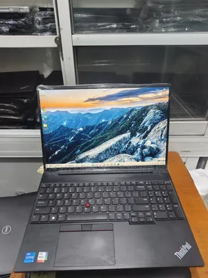 Laptop Lenovo Thinkpad E16 G1 16GB Intel Core i5 SSD 512GB