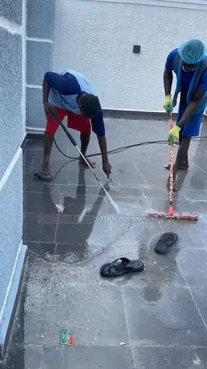 Compound Floor Cleaning