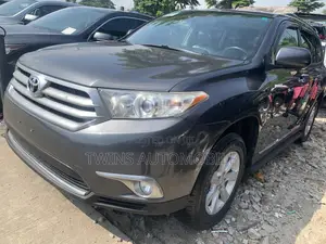 Toyota Highlander Limited 2012 Gray
