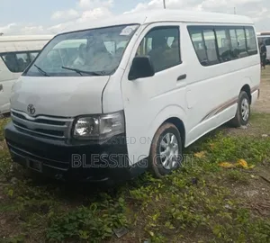 Toyota HiAce 2012 White
