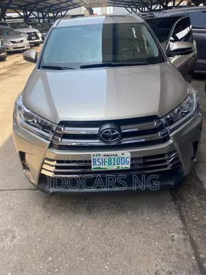 Toyota Highlander XLE 2019 Gold