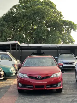 Toyota Camry SE Sport 4dr Sedan w/Prod. End 11/13 (2.5L 4cyl 6A) 2014