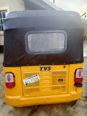 TVS Apache 160 4V 2021 Gold