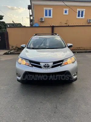 Toyota RAV4 Limited 4dr SUV AWD (2.5L 4cyl 6A) 2014 Silver