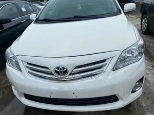 Toyota Corolla 2012 White