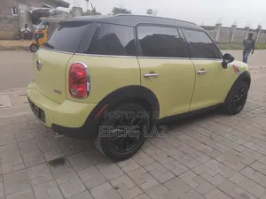 Mini Cooper 2012 Yellow