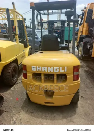 Strong. Reliable. Ready To Work. This Shangli Forklift Is Built