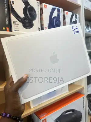 New Laptop Apple MacBook 8GB SSD 256GB