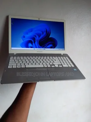 Laptop Samsung 8GB Intel Core i5 HDD 500GB