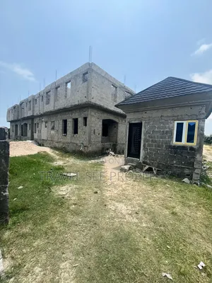 2bdrm Block of Flats in Private Estate for sale