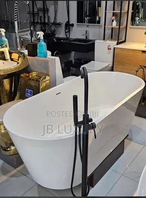 Bathtub Free Standing
