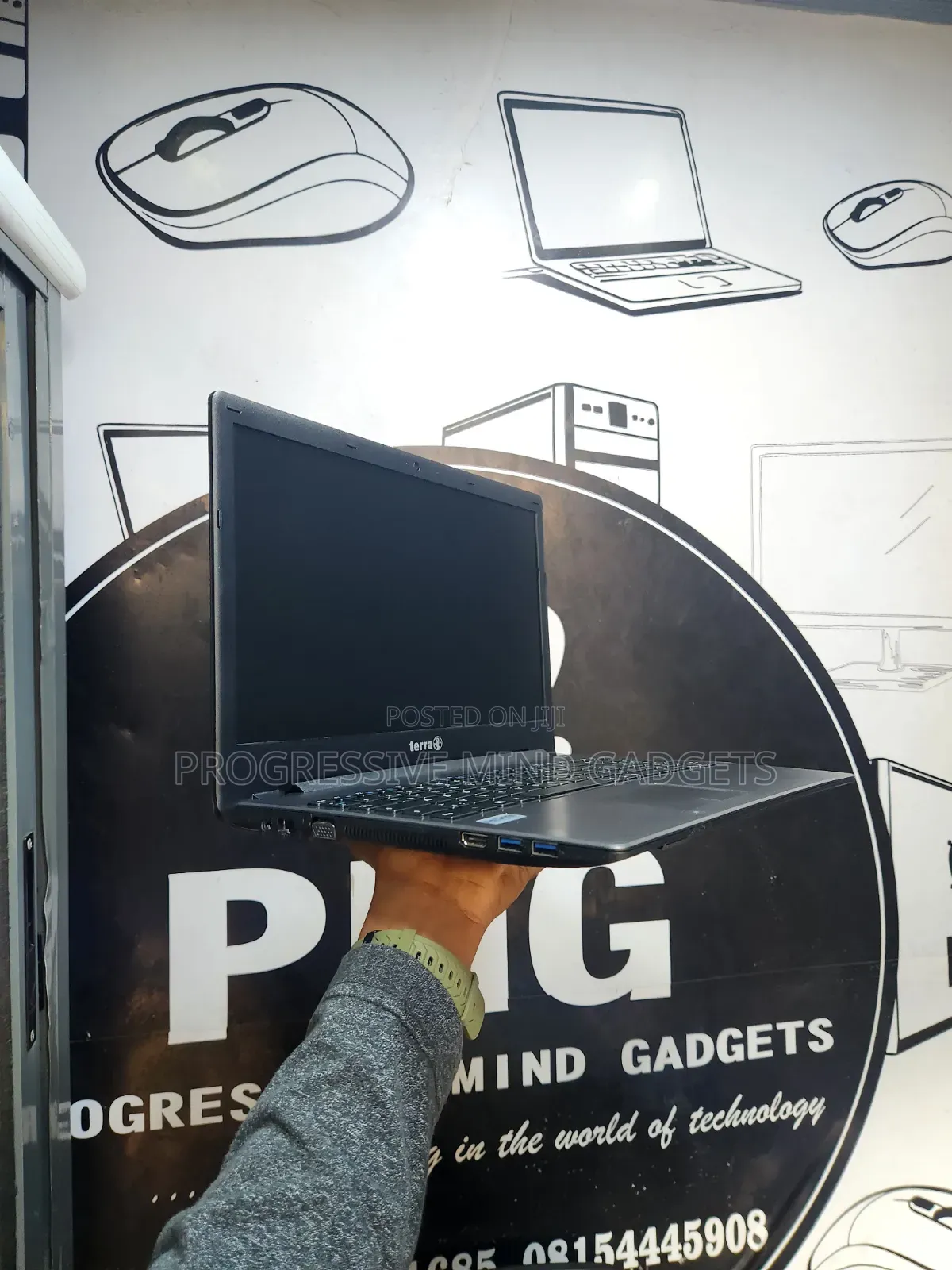 Laptop 4GB Intel HDD 250GB