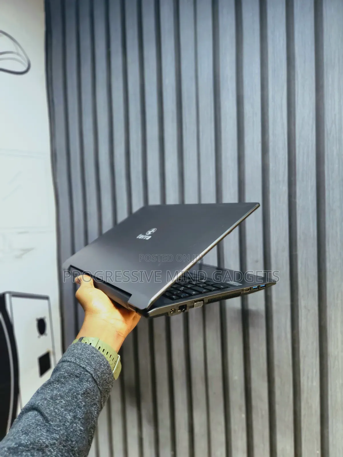 Laptop 4GB Intel HDD 250GB