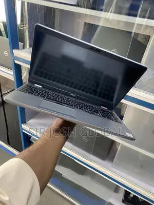 Laptop Dell Precision 3550 32GB Intel Core i7 SSD 512GB