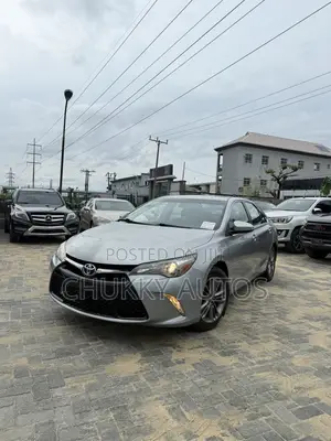 Toyota Camry SE 4dr Sedan (2.5L 4cyl 6A) 2017 Silver