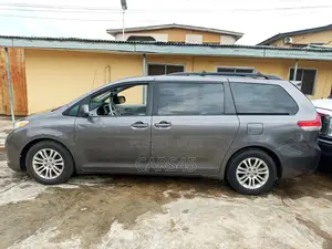 Toyota Sienna 2011 Gray