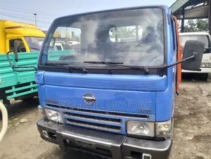 Nissan Capstar