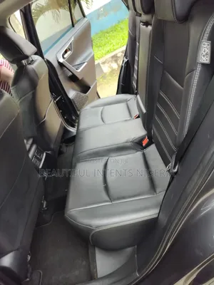 Toyota RAV4 XLE Premium 2025 Gray