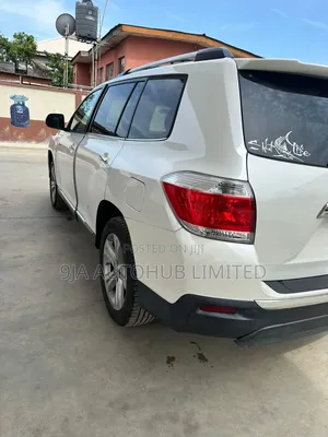 Toyota Highlander Limited 2012 White