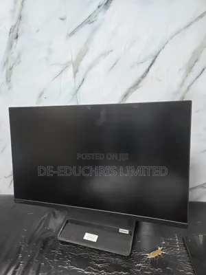 Desktop Computer Lenovo 8GB Intel Core i3 SSD 256GB