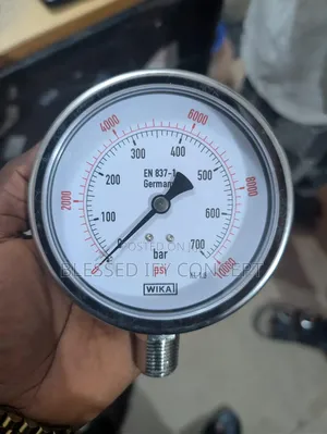 4" 700 Bar Pressure Gauge,Oli Face, Also Available in Different Sizes
