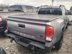 Toyota Tacoma 2018 Silver