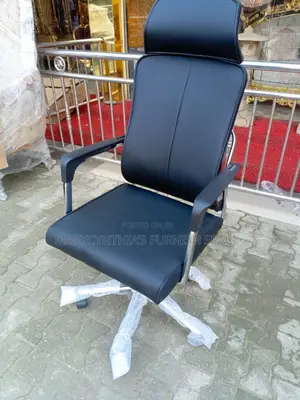 Executive Office Chair – Comfort Meets Professional Style