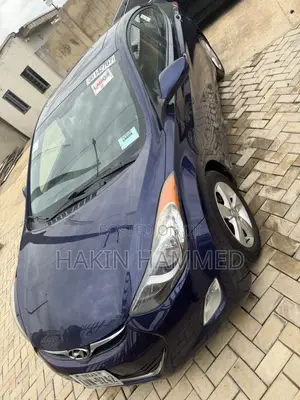 Hyundai Elantra SE 4dr Sedan (1.8L 4cyl 6A) 2014 Blue
