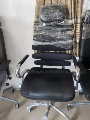 Executive Office Chair and Table – Complete Office Setup