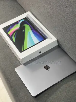 Laptop Apple MacBook Pro 2022 M2 8GB Apple M2 SSD 256GB