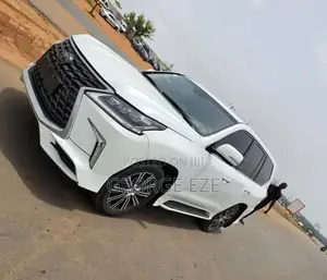 Lexus LX 2018 White