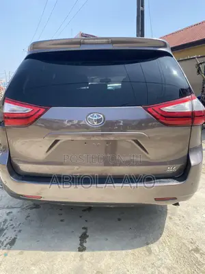 Toyota Sienna 2015 Gray