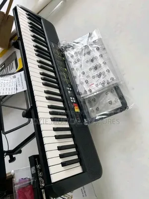 Yamaha Keyboard PSR -F52 Complete 61 Key's With Original Adaptor