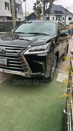 Lexus LX 2018 Black