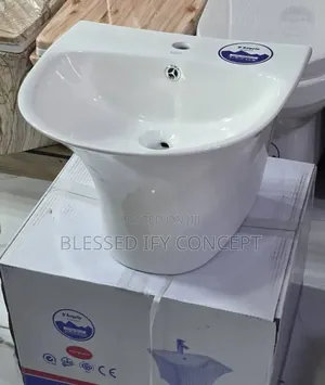 Quality Wall Hung Wash Hand Basin, White Color