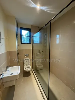3bdrm Apartment in Lekki Phase 1 for rent