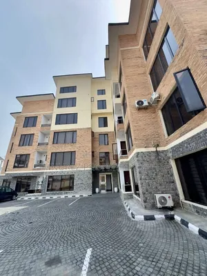 4bdrm Maisonette in Lekki Phase 1 for rent