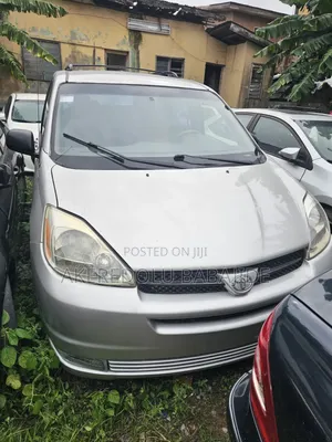 Toyota Sienna CE 2005 Silver