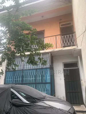 3bdrm Block of Flats in Adelabu for sale
