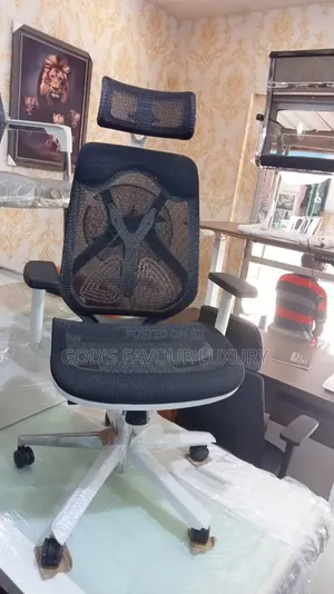 Swivel Office Mesh Chair.