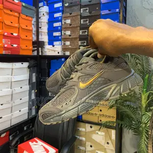 Nike V5 RNR Khaki Dark Grey Colorway Sneakers