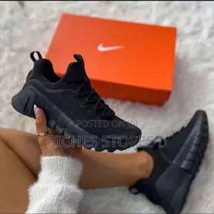 Nike Metcon 6 Triple Black Luxury Sneakers