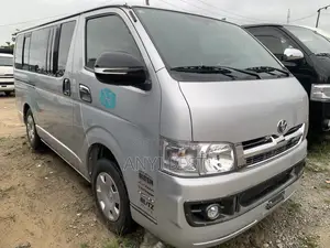 Toyota HiAce 2010 Silver