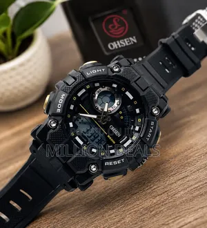 Rare Water Resistant Rubber Strap Men's Classic Wrist Watch