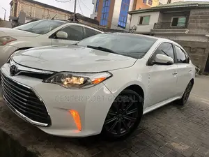 Toyota Avalon XLE 4dr Sedan (3.5L 6cyl 6A) 2015 White
