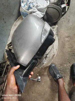 Side Mirror Nissan Qx56 or Qx80 or Nissan Patrol