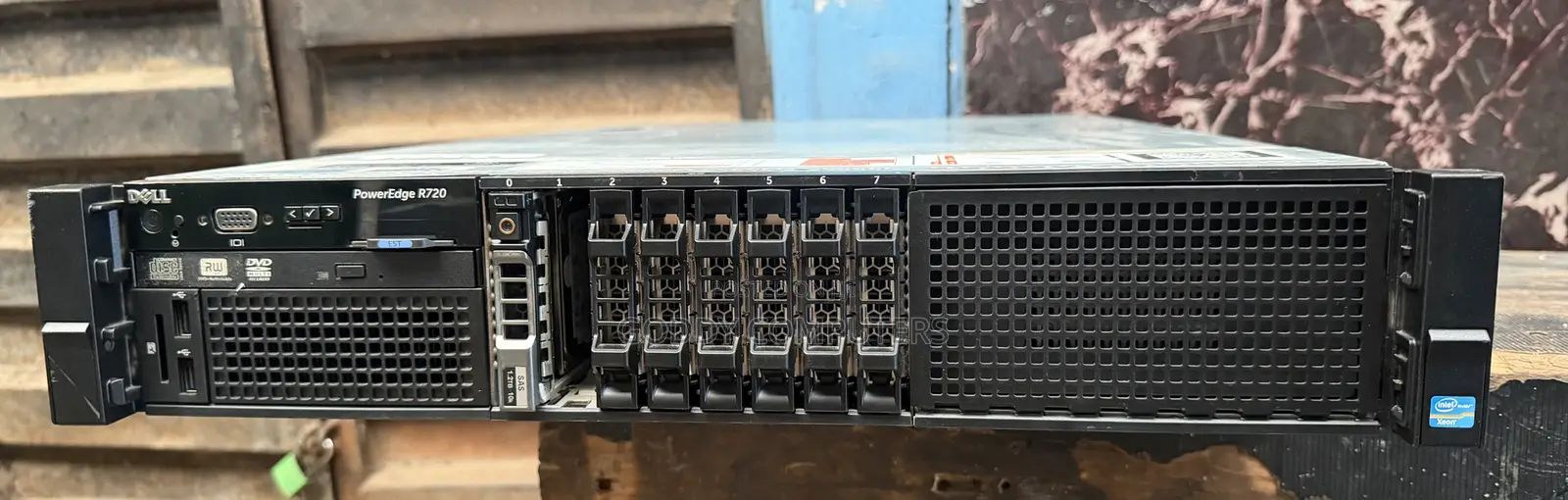 Server Dell PowerEdge R710 64GB Intel Xeon HDD 2T